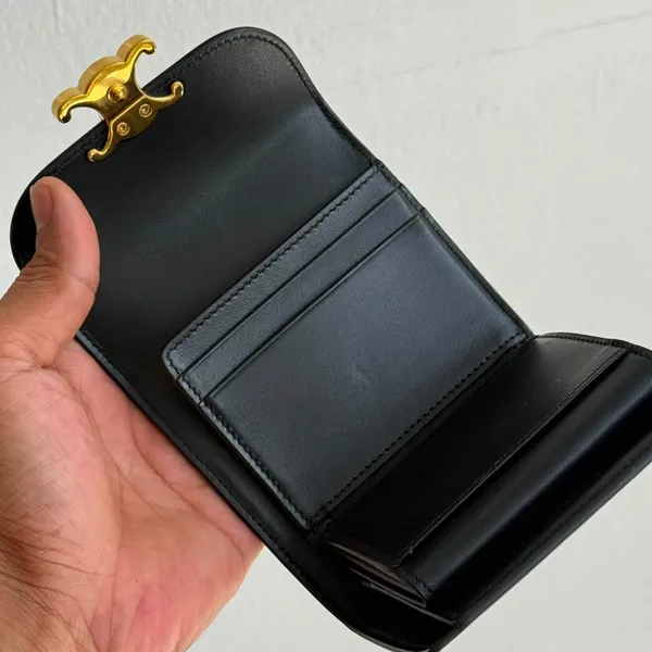 Celine Triomphe Small Wallet หลุดจำนำ รูปที่ 2
