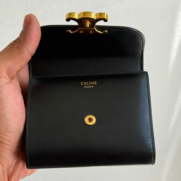 Celine Triomphe Small Wallet หลุดจำนำ รูปที่ 3